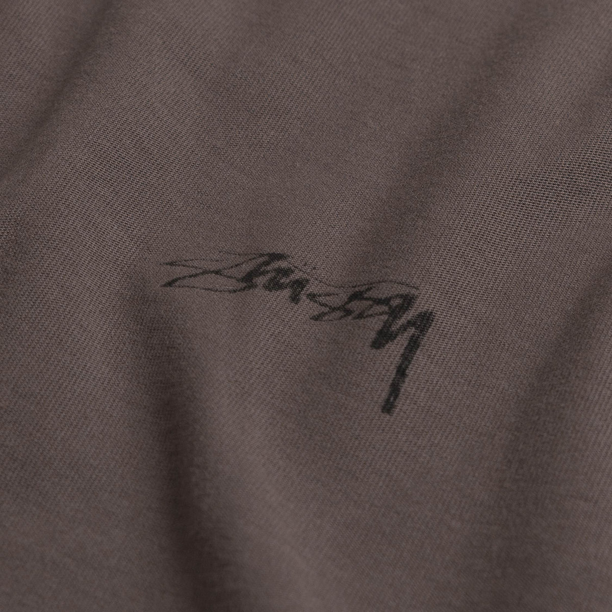 Stussy Lazy Longsleeve Tee – buy now at Asphaltgold Online Store!