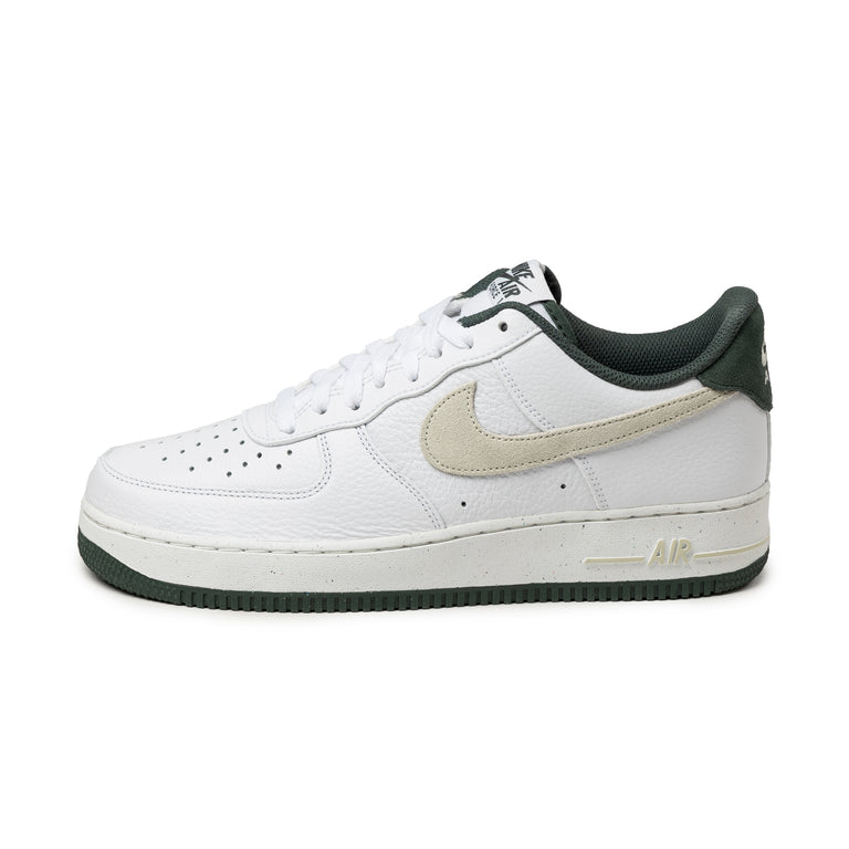 Nike Air Force 1 '07 LV8