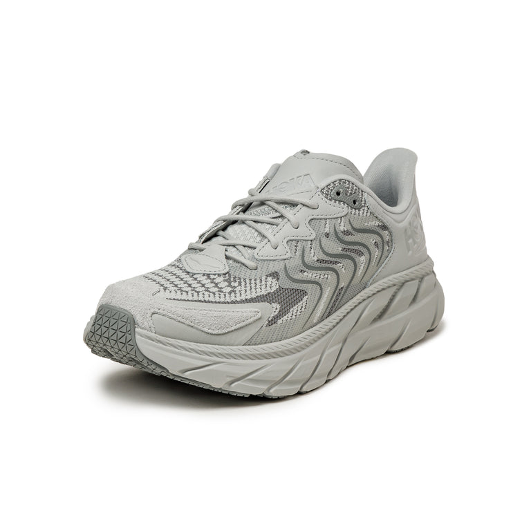 Hoka One One Clifton LS onfeet