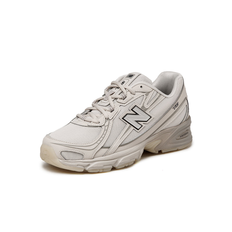 New Balance U740LN1 onfeet