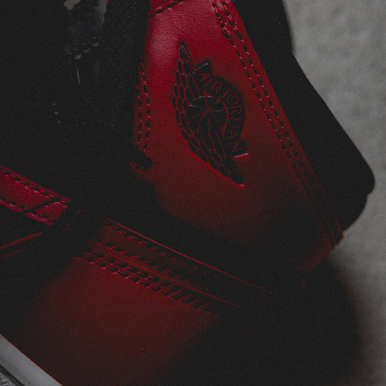 Nike Air Jordan 1 High '85 *Bred* onfeet