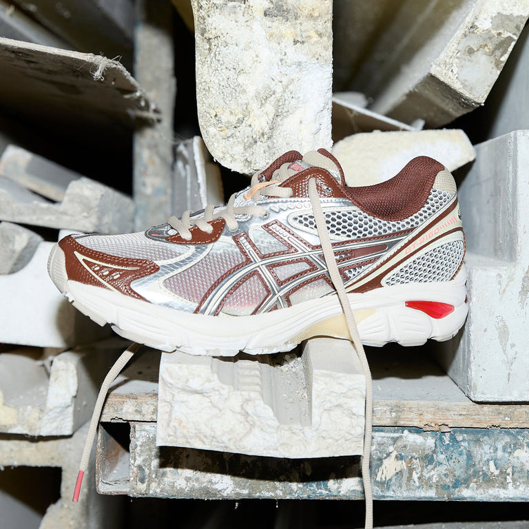 Asics x Above The Clouds GT-2160 onfeet