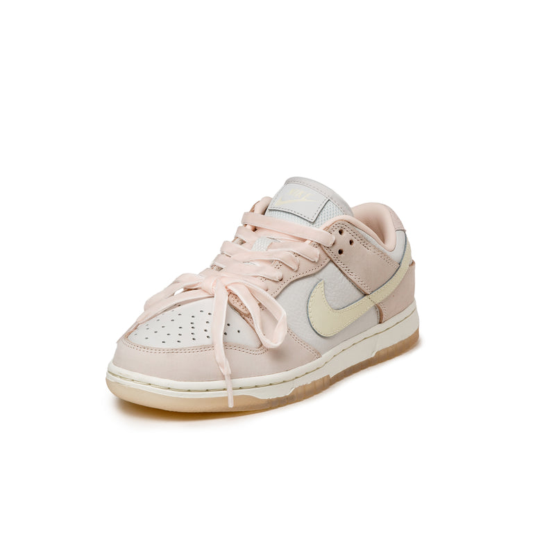 Nike Wmns Dunk Low PRM