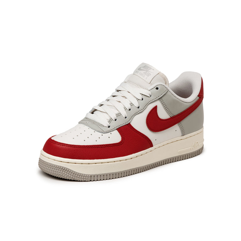 Nike Air Force 1 '07 LV8