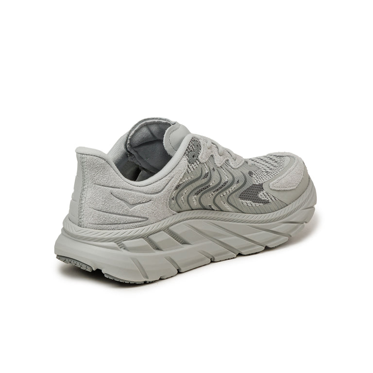 Hoka One One Clifton LS onfeet