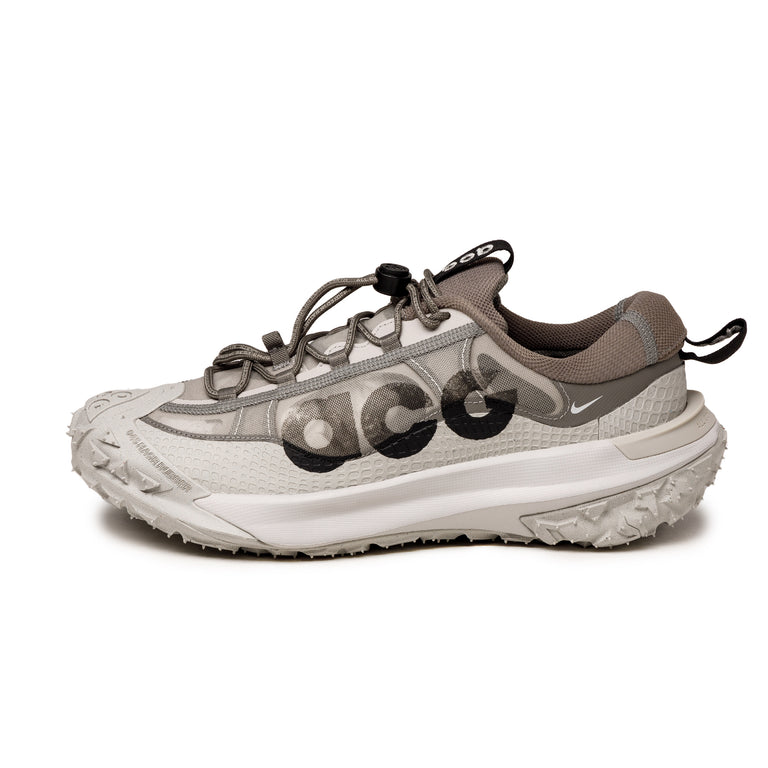 Nike ACG Mountain Fly 2 Low – buy now at Asphaltgold Online Store!