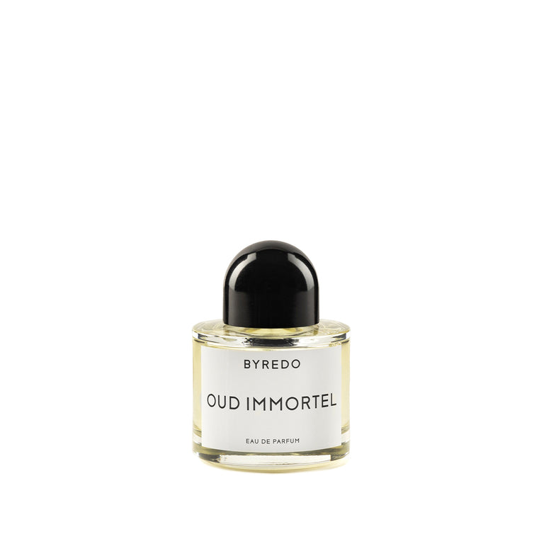 Byredo it comes with gaiter pockets that prevent debris from entering the shoe