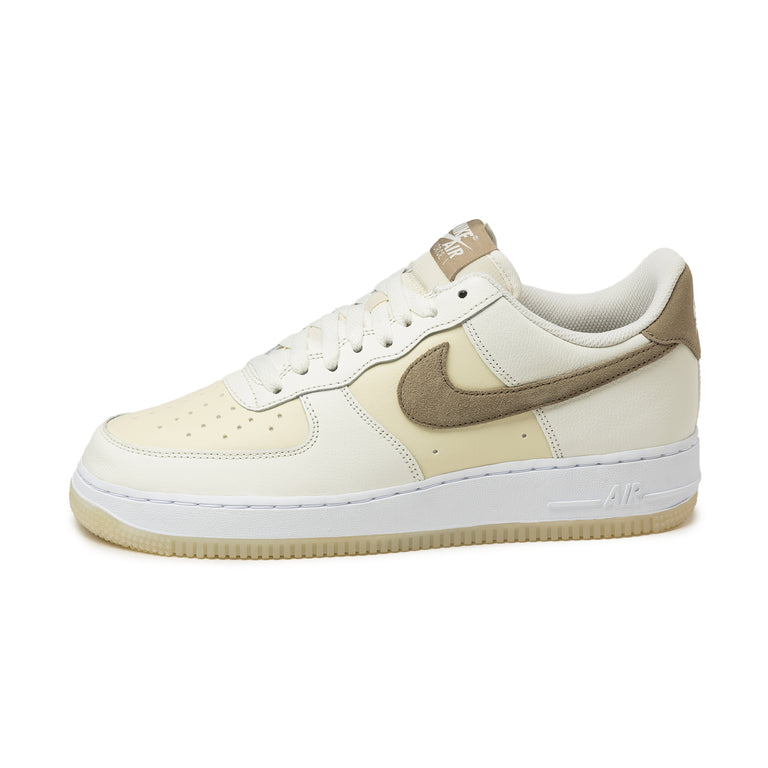 Nike Air Force 1 '07 LV8