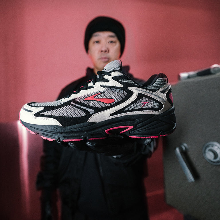 Brooks x Staple Adrenaline GTS 24 onfeet