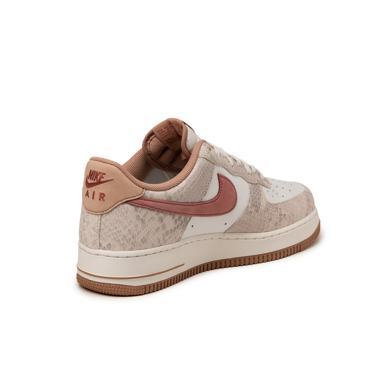 Nike Air Force 1 '07 LV8