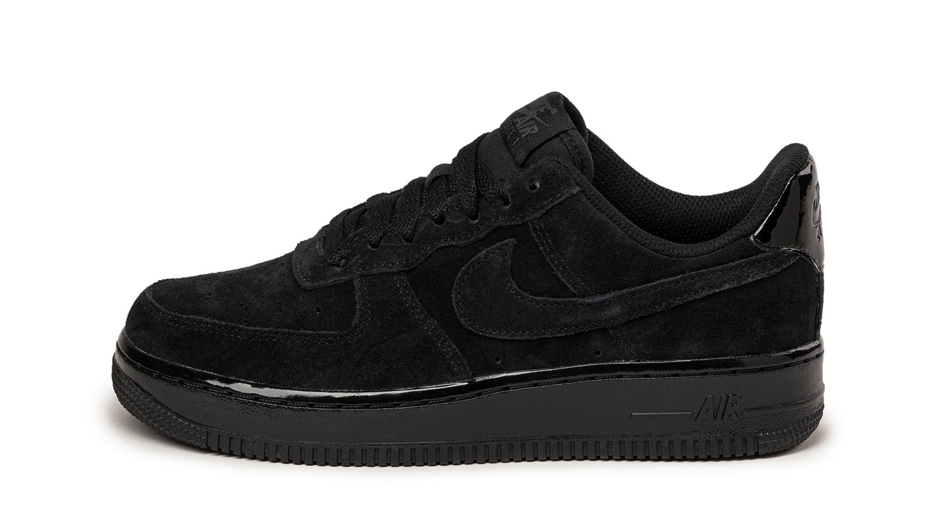 All black low top air force ones online