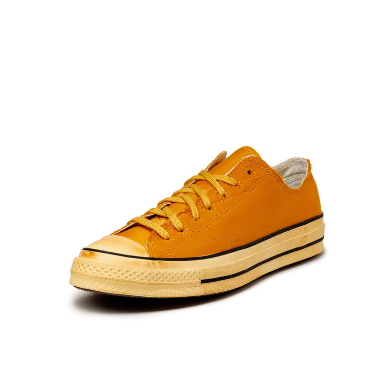 Black and gold chuck taylors on sale