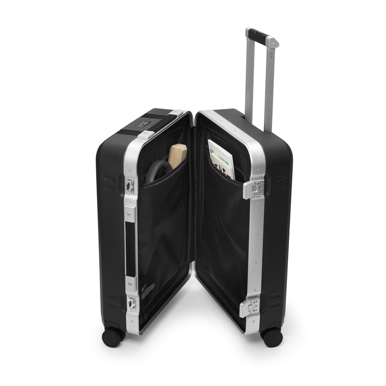 D__b__ Ramverk Pro Check-in Luggage Medium