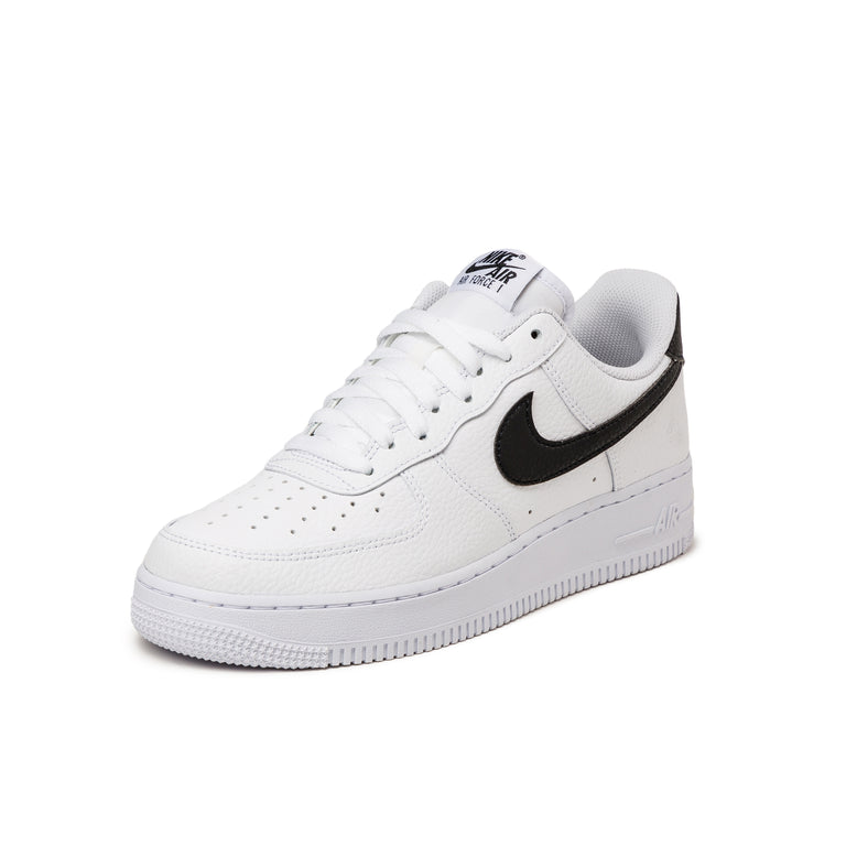 Nike Air Force 1 '07 onfeet