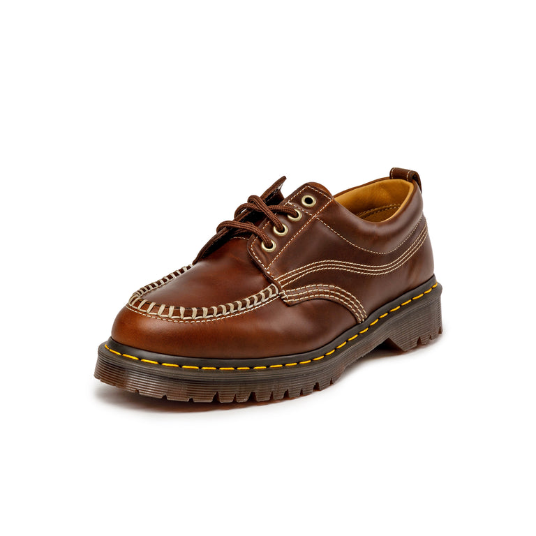 Dr. Martens Lowell onfeet