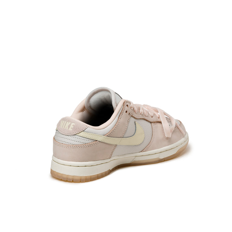 Nike Wmns Dunk Low PRM