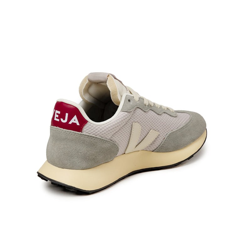 Veja Rio-Branco II onfeet