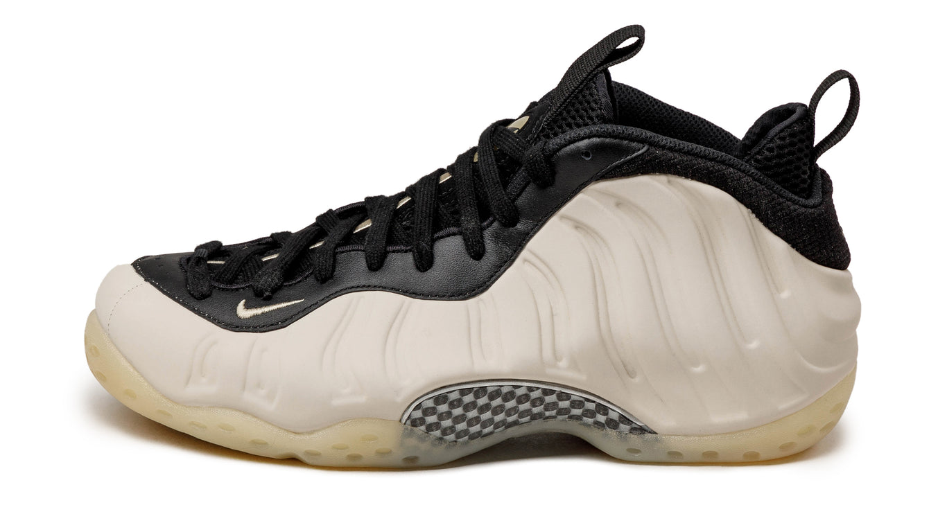 Black and gold foamposite mens online