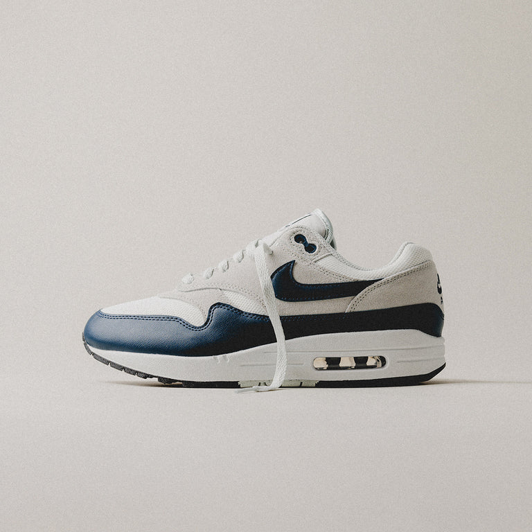 Nike air max 1 light essential best sale