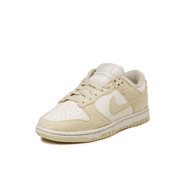 Nike Wmns Dunk Low *Next Nature* onfeet