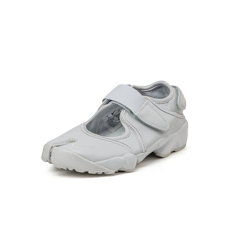 Nike Wmns Air Rift onfeet