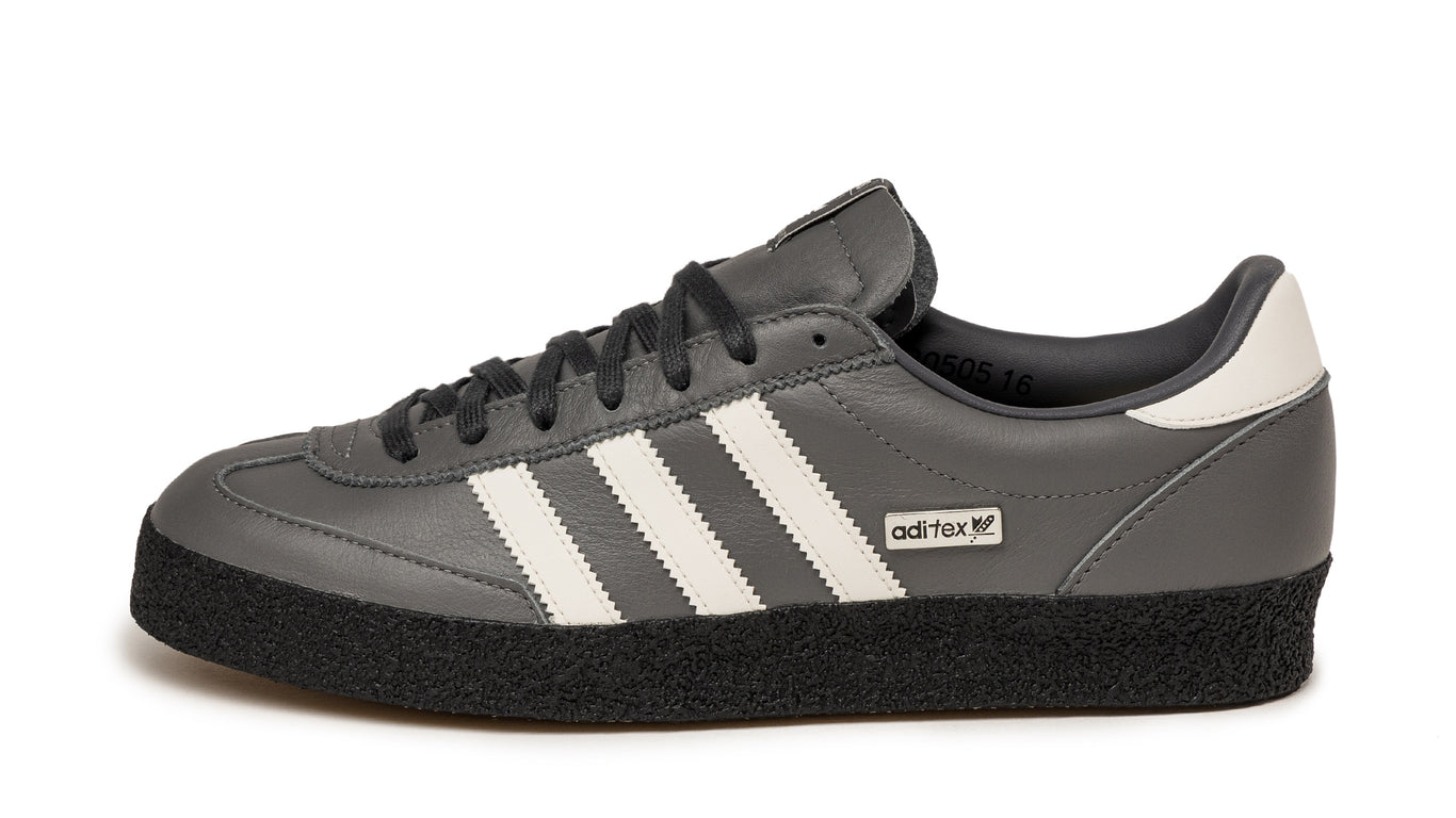 Adidas shoes 70 off hoy hotsell