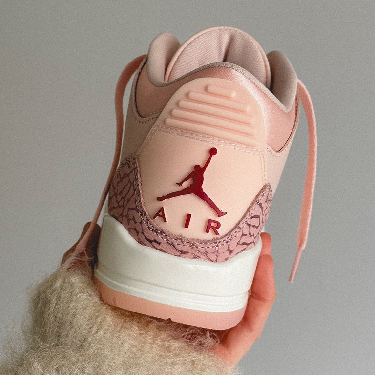 Nike Wmns Air Jordan 3 Retro *V-Day* onfeet