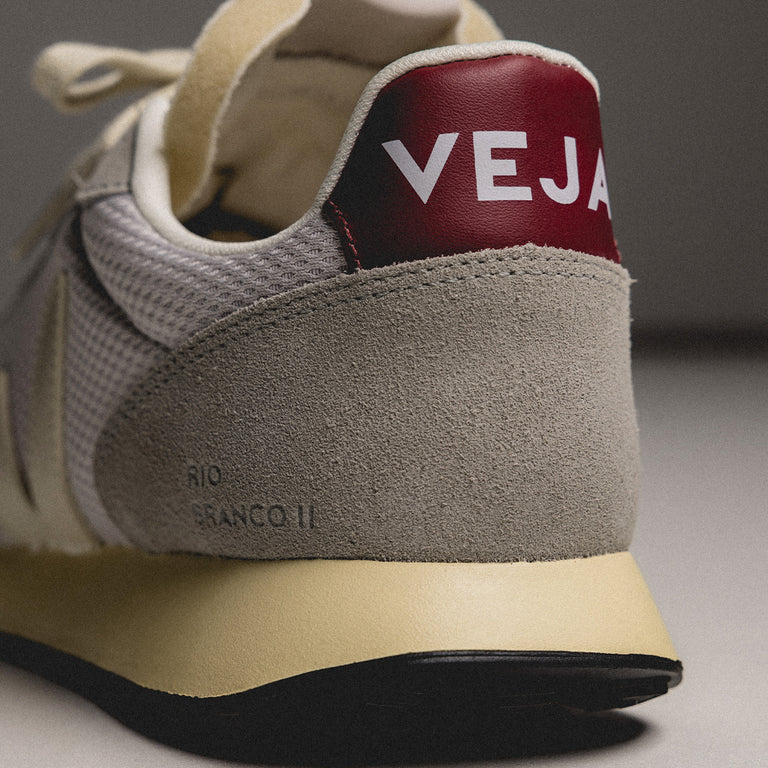 Veja Rio-Branco II onfeet