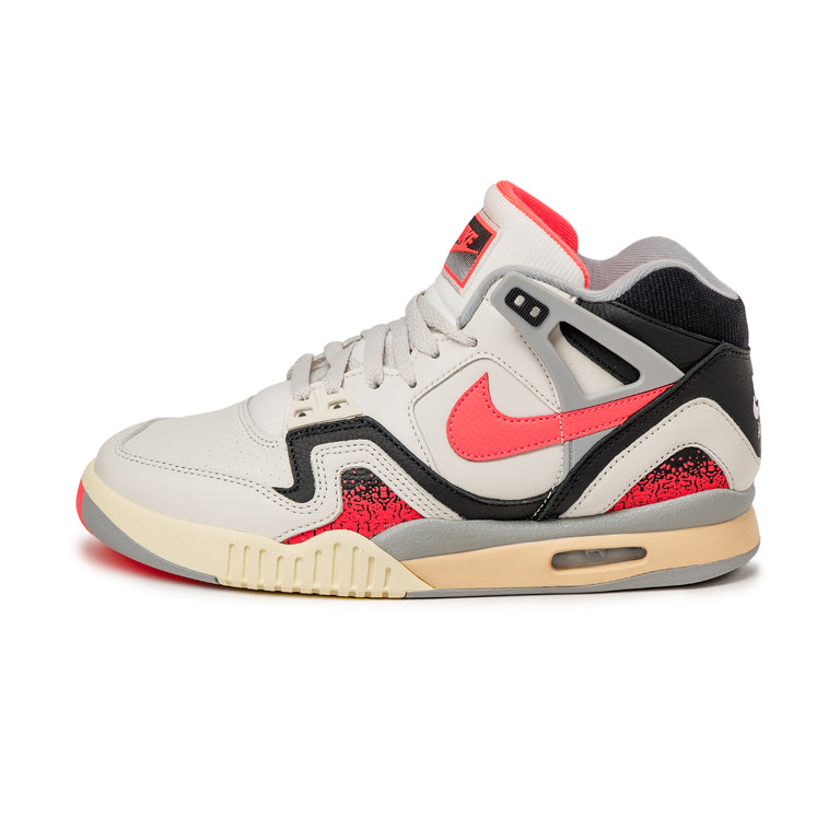 Nike Air Tech Challenge 2 onfeet