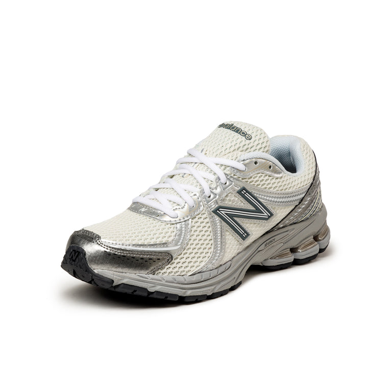 New Balance ML860GO2 onfeet