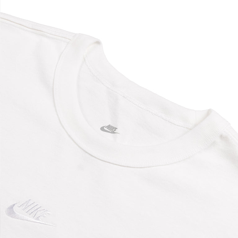 Nike Sportswear Premium Essentials T-Shirt