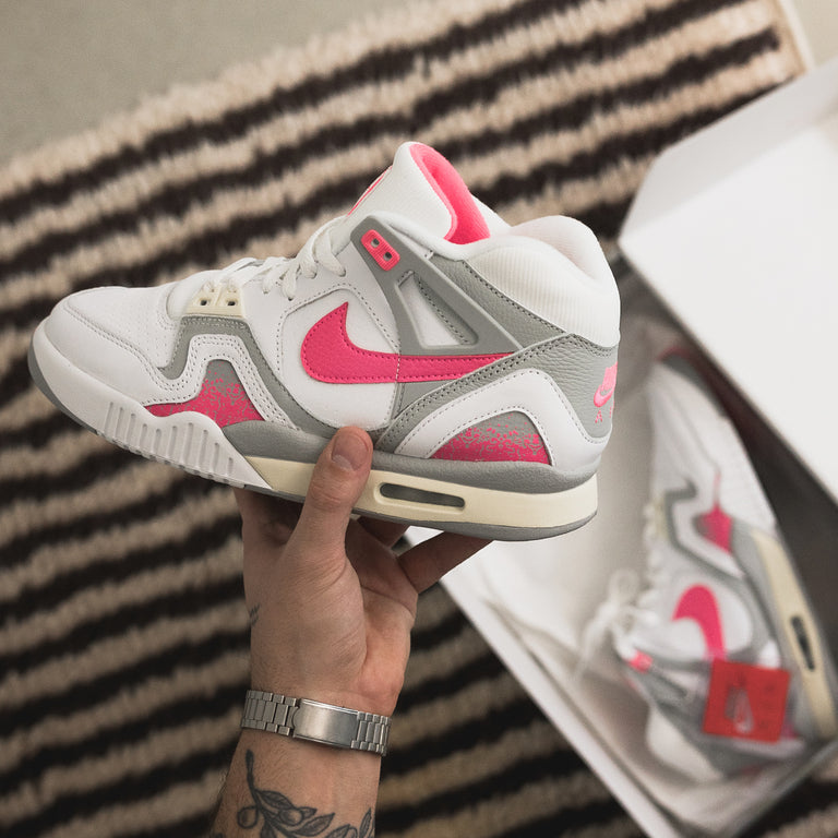 Nike Air Tech Challenge 2 *Racer Pink* onfeet