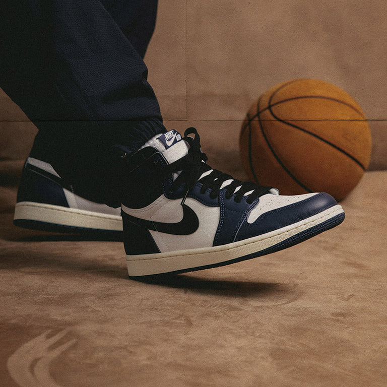 Nike Air Jordan 1 Retro High OG Midnight Navy Sneaker jetzt online kaufen