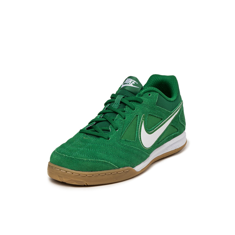 Nike Gato