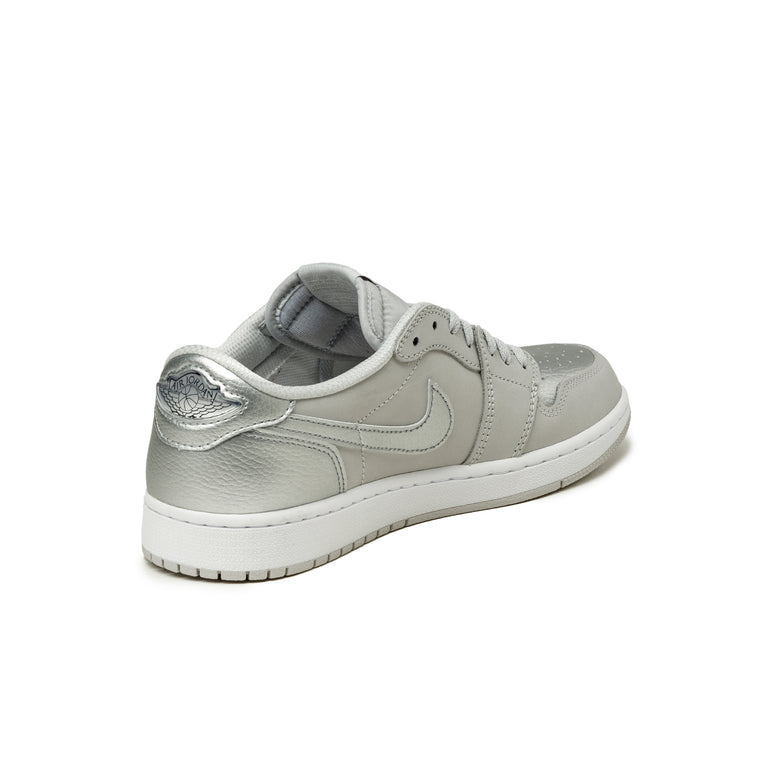 Nike Air Jordan 1 Low OG *Silver* » Buy online now!