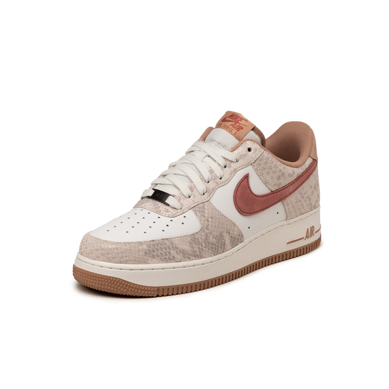 Nike Air Force 1 '07 LV8