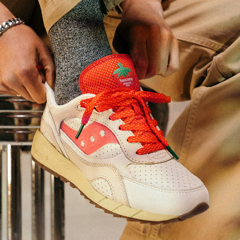 Saucony - Shadow 6000 'New York Cheesecake' Sneakers Beige / Red –