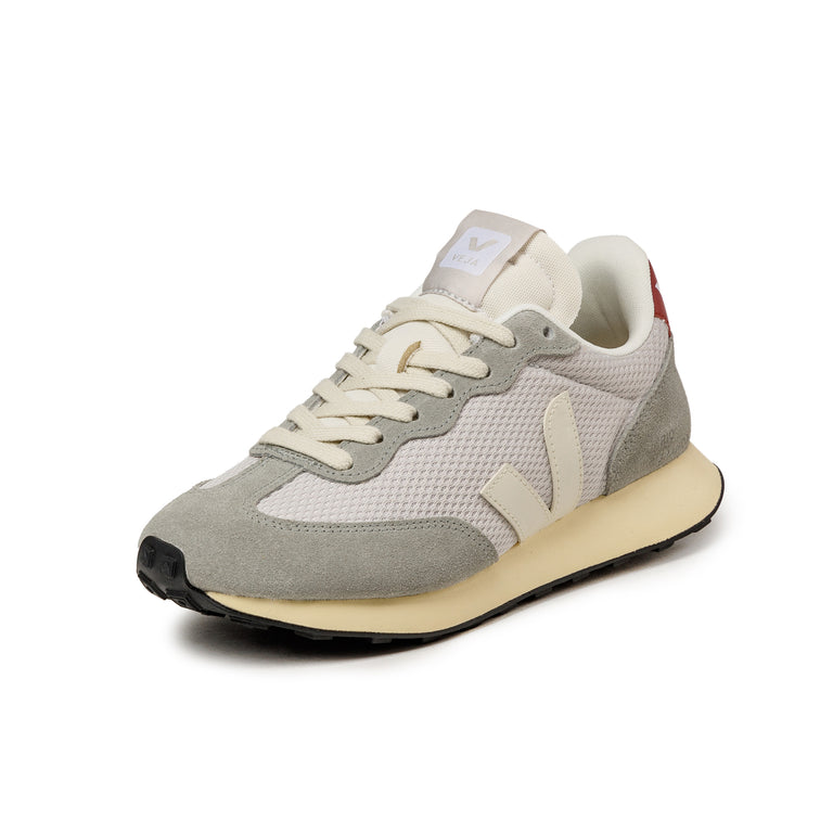 Veja Rio-Branco II onfeet