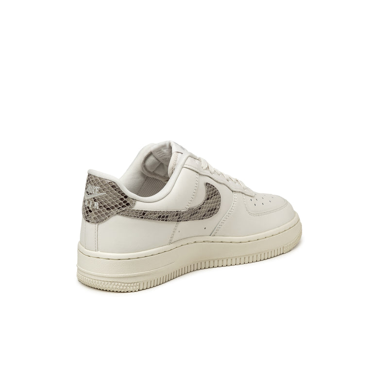 Nike Wmns Air Force 1 '07