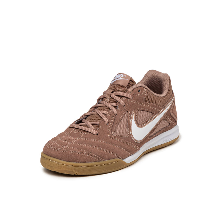 Nike Gato