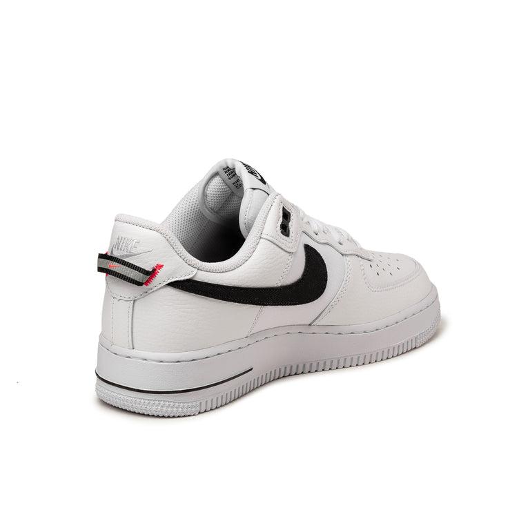 Nike Air Force 1 '07 LV8 onfeet