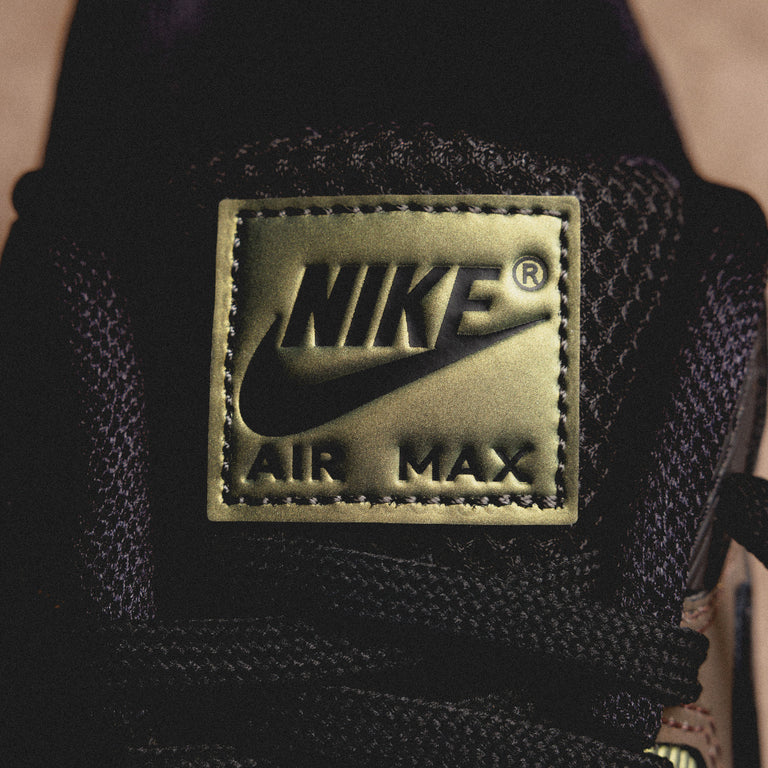 Nike air max 90 essential black gold best sale