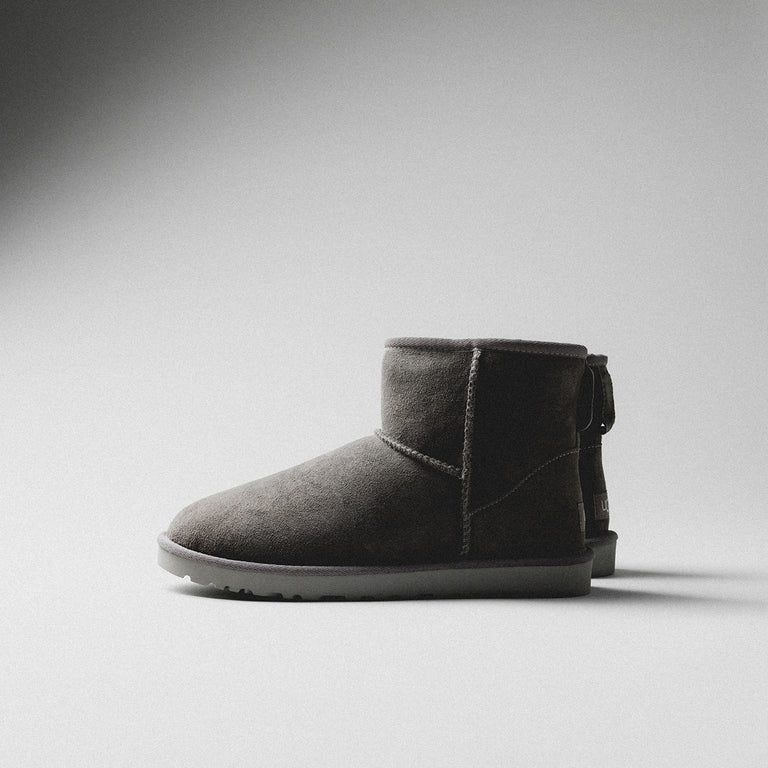 Ugg Classic Mini onfeet