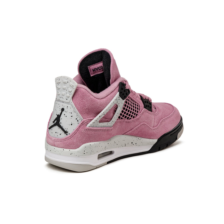 Nike Wmns Air Jordan 4 Retro onfeet