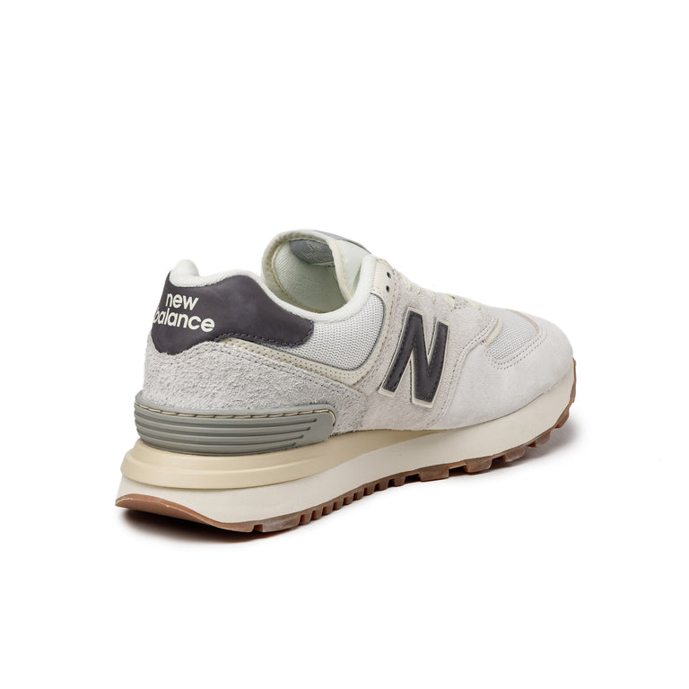 New Balance U574LGAN onfeet