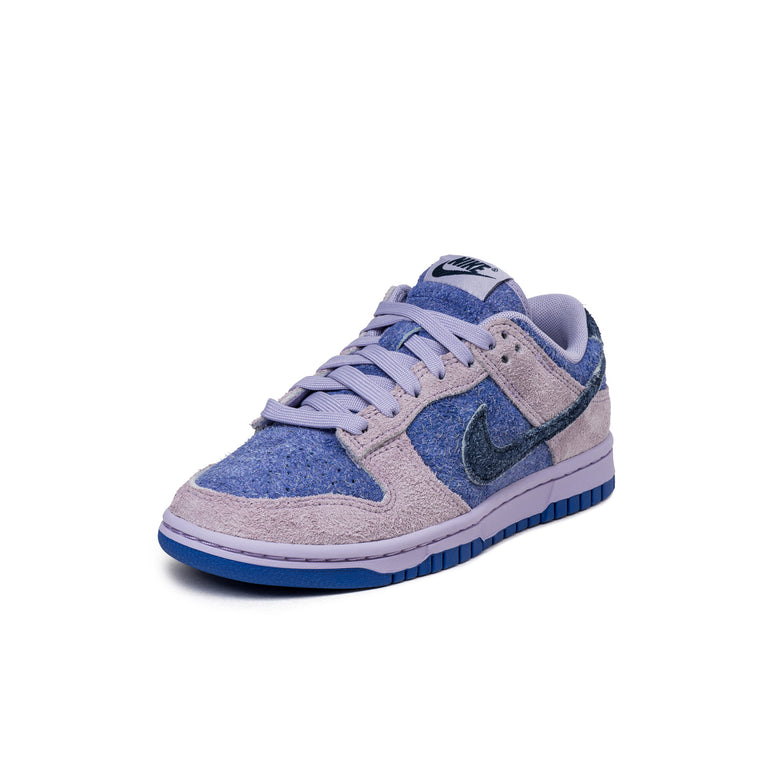 Nike Wmns Dunk Low SE *Hydrangeas* onfeet